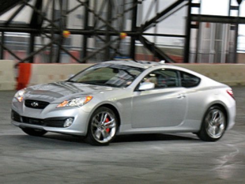 Genesis Coupe довольно крупный…