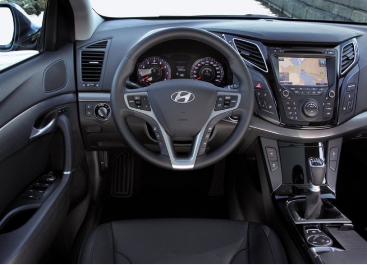 Наверняка пятидверка Hyundai i40 сможет…