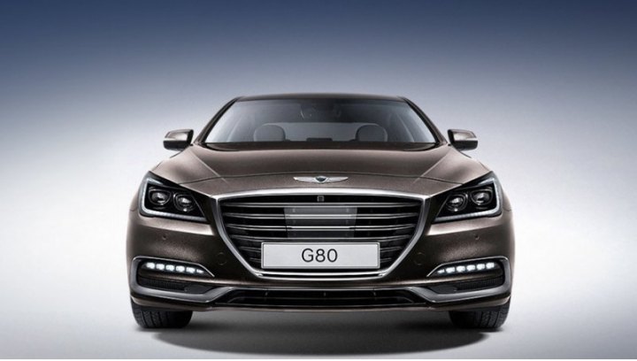 По сути перед нами Hyundai Genesis, переживший фейслифтинг. Обновление прошло…
