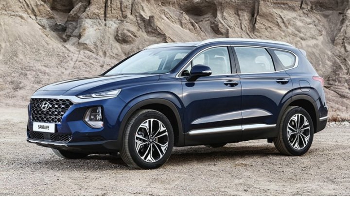 В Штатах до смены поколений базовый кроссовер назывался Hyundai Santa Fe Sport,…