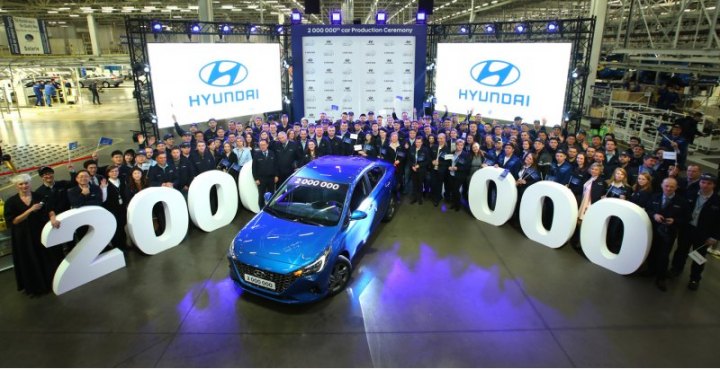 Двухмиллионный автомобиль генеральный…