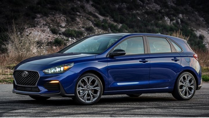 Elantra GT N Line (на фото) обладает…