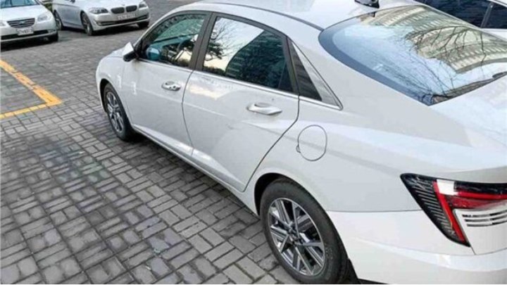 На конвейер новый Hyundai Verna/Solaris…