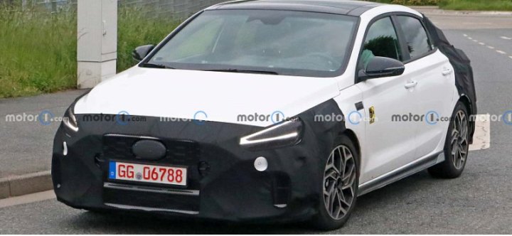 Обновленный Hyundai i30 вышел на тесты в кузове фастбэк