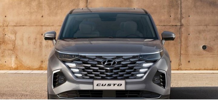 В РФ запустили в продажу новый минивэн Hyundai Custo по цене от 5,2 млн рублей