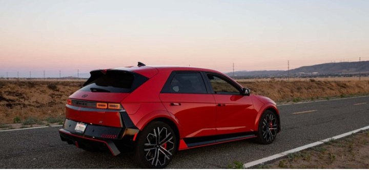 В CarWow высоко оценили имитацию…