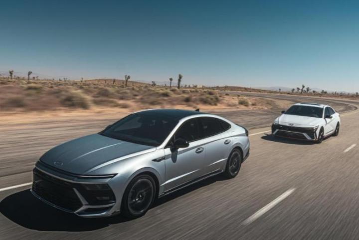 Дилеры в РФ получили седаны Hyundai…