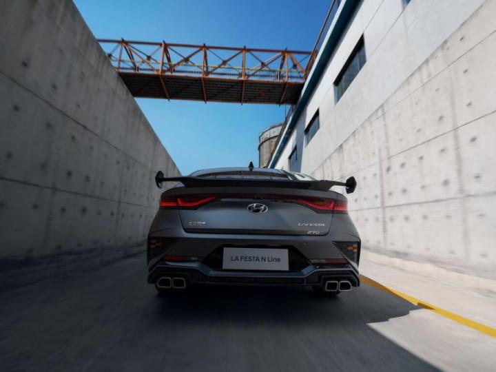 В модельной линейке Hyundai седан…