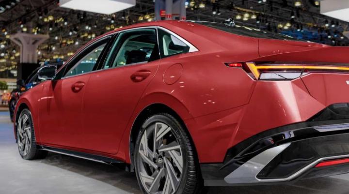Новая генерация седана Hyundai Elantra:…