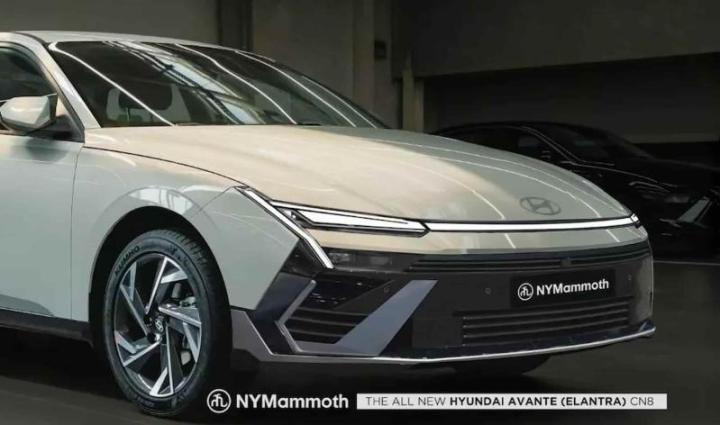 Новое поколение седана Hyundai Elantra/Avante лишили камуфляжа