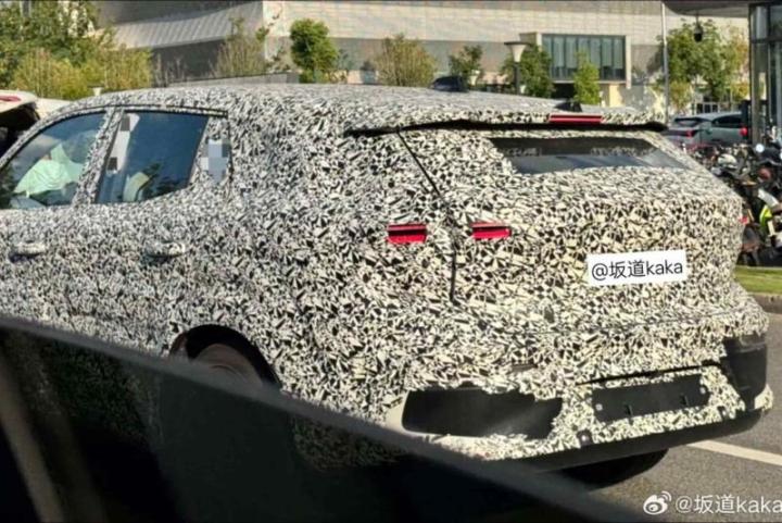 Прототип кроссовера Renault Aurora 2