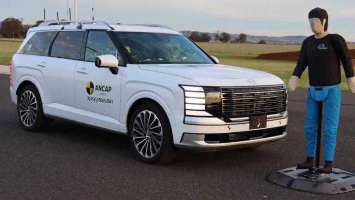 В итоге полноразмерному корейскому SUV…