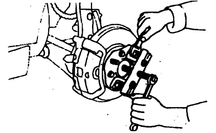 7. Отсоедините ведущий вал от ступицы с помощью специнструмента.