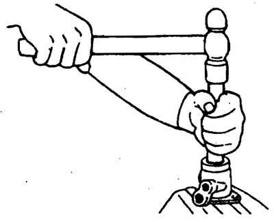 22. С помощью специнструмента снимите…