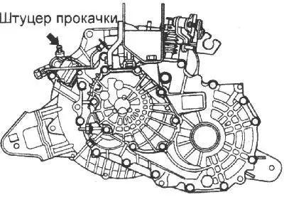 Рекомендуемая жидкость: SAE J1703 (DOT3 или DOT4).