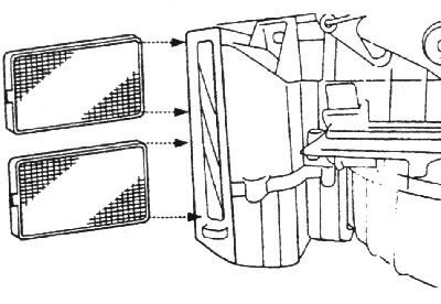 2. Отсоедините трос привода заслонки…