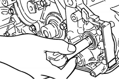 Рис. 2.89. Снятие болта крепления левого уравновешивающего вала