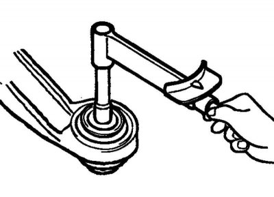 Рис. 4.31. Измерение момента вращения пальца шаровой опоры нижнего рычага