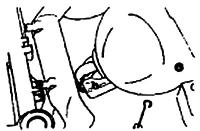 7. Снимите узел передней штанги.