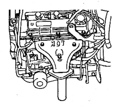 26. Снимите защитные кожухи выпускных коллекторов и выпускные коллекторы в сборе.