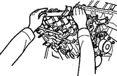 33. Снимите головку цилиндров, отвернув болты ее крепления в два-три приема с…