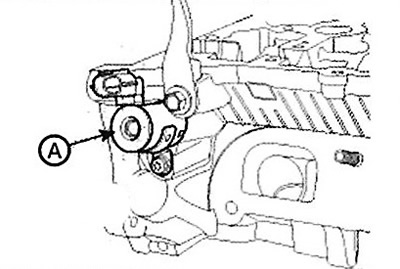 Note: Tightening torque: 9.8 - 11.8 Nm.